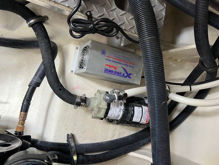 Sea Ray 320 Sundancer image