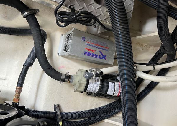 Sea Ray 320 Sundancer image