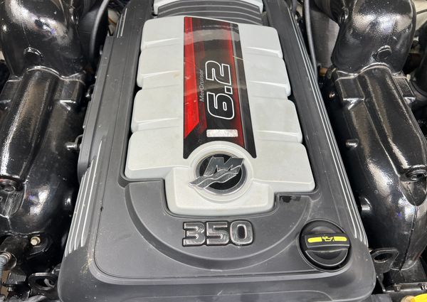 Sea Ray 320 Sundancer image