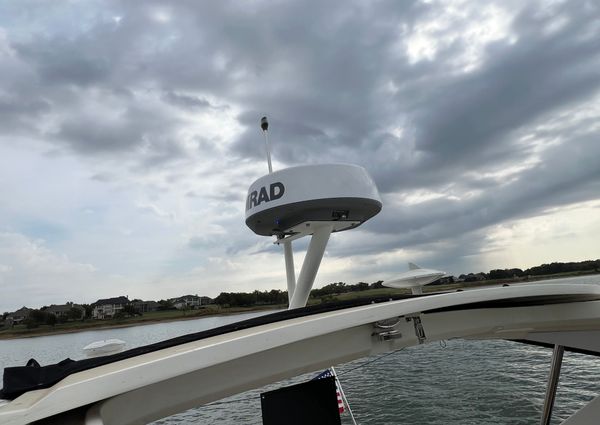 Sea Ray 320 Sundancer image