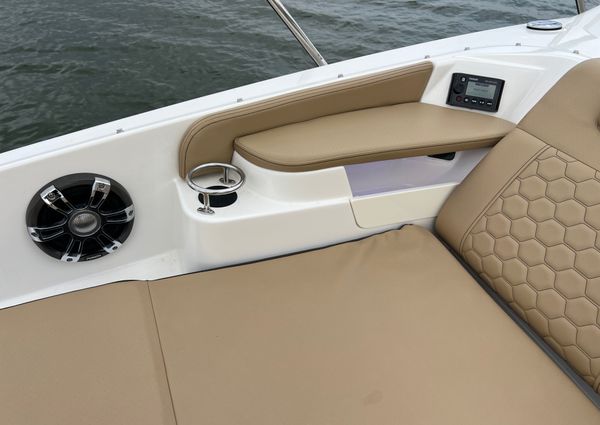 Sea Ray 320 Sundancer image