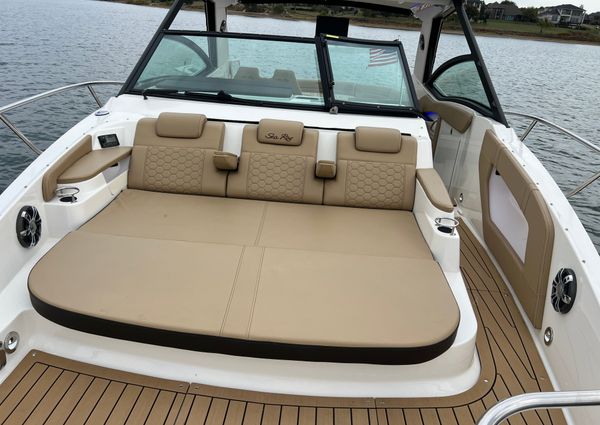 Sea Ray 320 Sundancer image