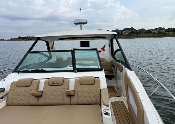 Sea Ray 320 Sundancer image