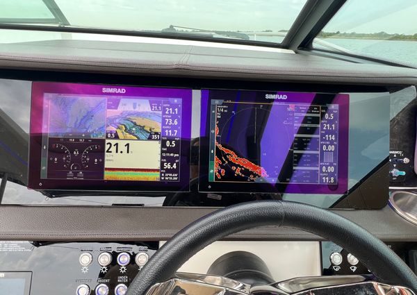 Sea Ray 320 Sundancer image