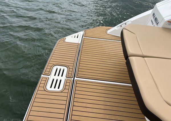 Sea Ray 320 Sundancer image