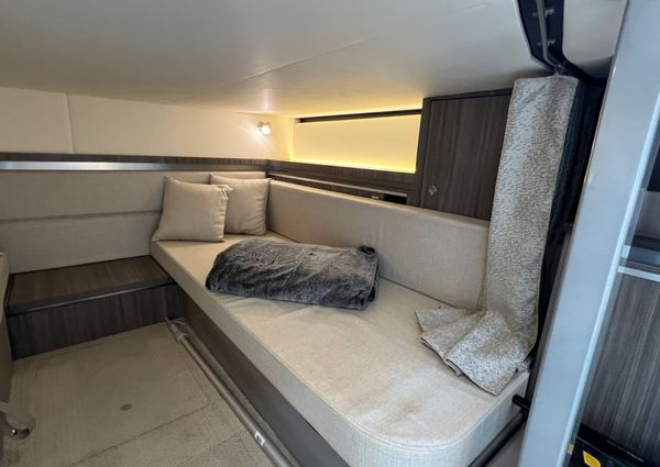 Sea Ray 320 Sundancer image