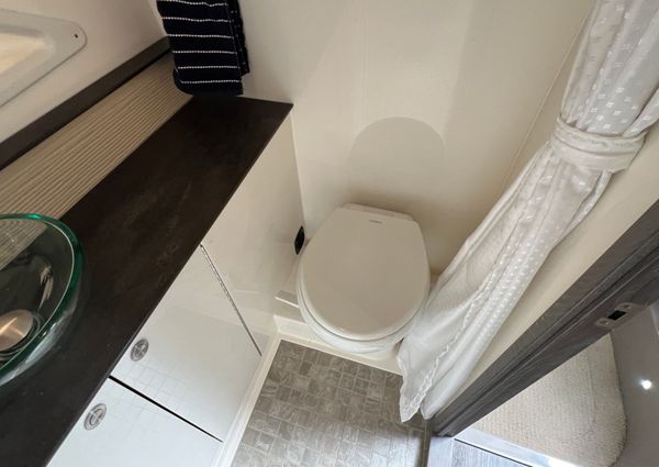 Sea Ray 320 Sundancer image