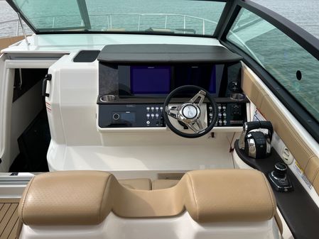 Sea Ray 320 Sundancer image
