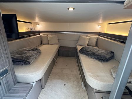 Sea Ray 320 Sundancer image