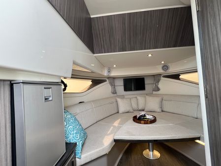 Sea Ray 320 Sundancer image