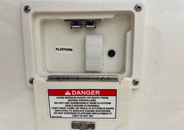 Sea Ray 320 Sundancer image