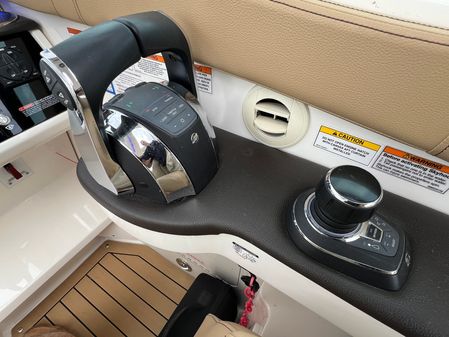 Sea Ray 320 Sundancer image
