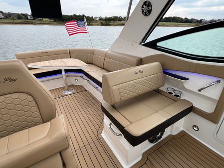 Sea Ray 320 Sundancer image