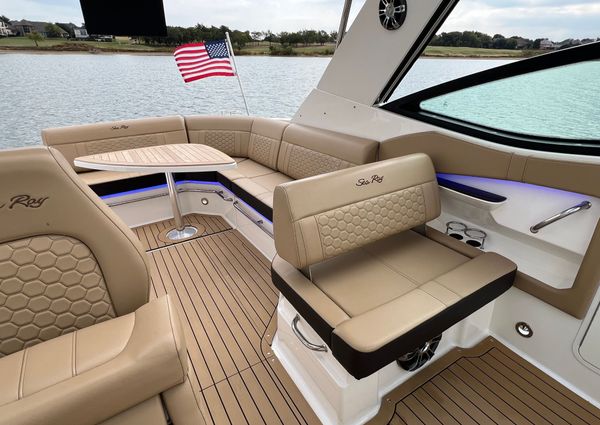 Sea Ray 320 Sundancer image