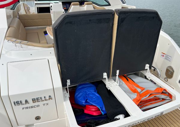 Sea Ray 320 Sundancer image