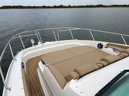 Sea Ray 320 Sundancer image