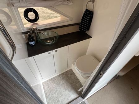 Sea Ray 320 Sundancer image