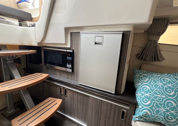 Sea Ray 320 Sundancer image