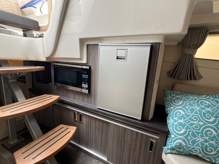 Sea Ray 320 Sundancer image