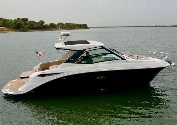 Sea Ray 320 Sundancer image