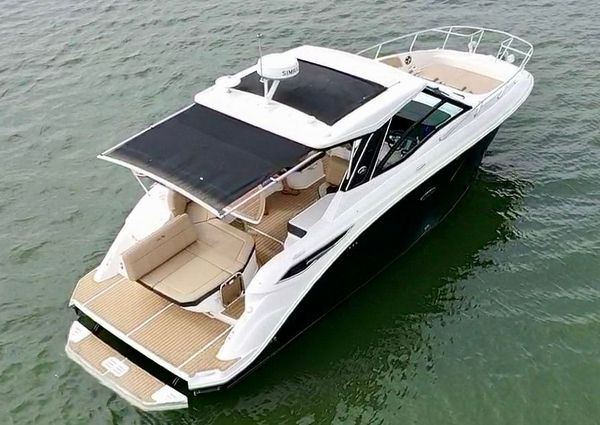 Sea Ray 320 Sundancer image