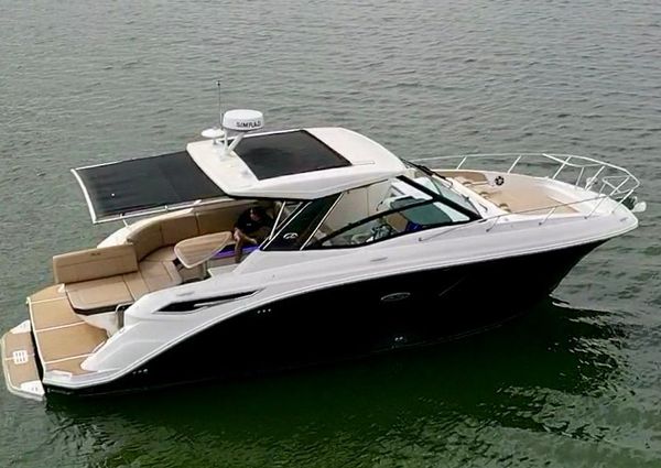 Sea Ray 320 Sundancer image