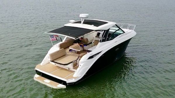 Sea Ray 320 Sundancer image