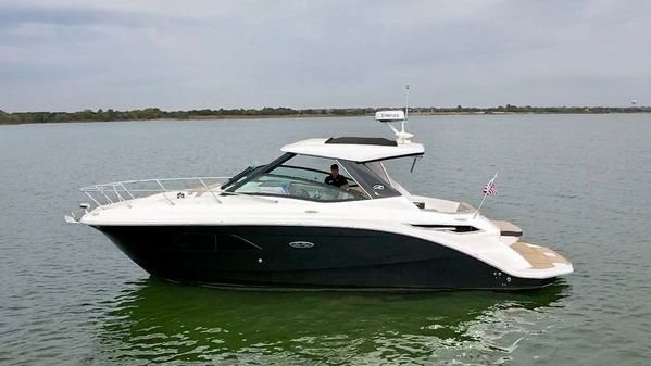 Sea Ray 320 Sundancer image