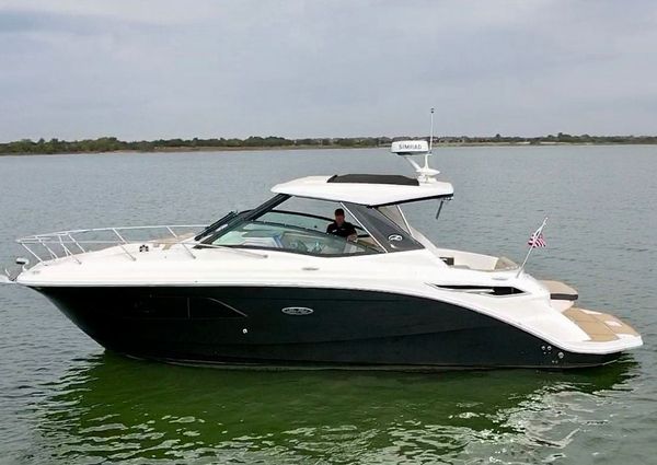 Sea Ray 320 Sundancer image