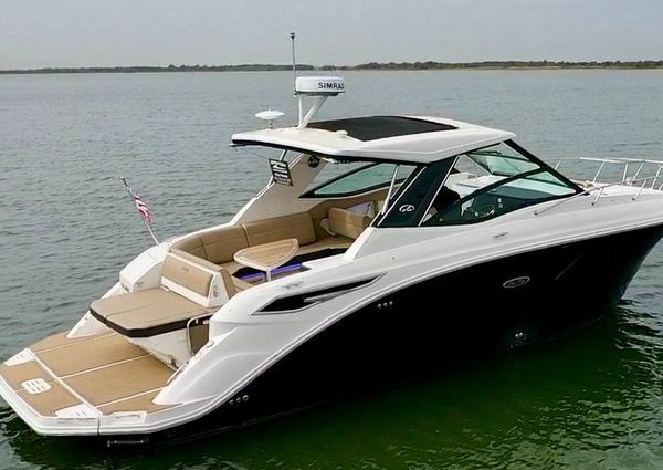 Sea Ray 320 Sundancer image