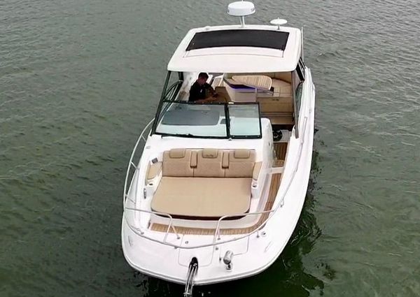 Sea Ray 320 Sundancer image