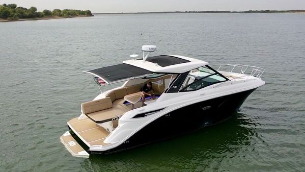 Sea Ray 320 Sundancer image
