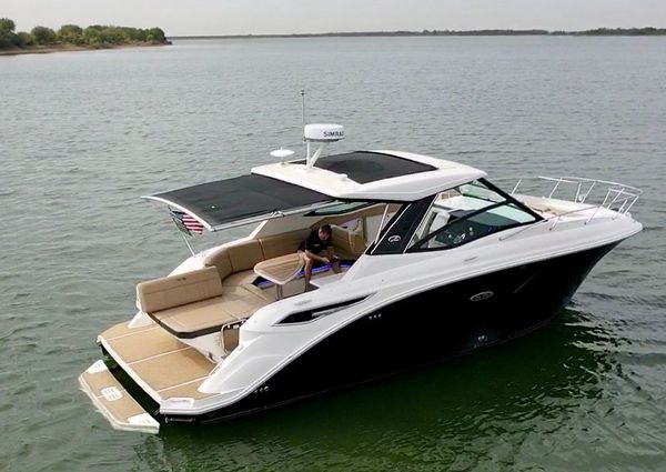 Sea Ray 320 Sundancer image