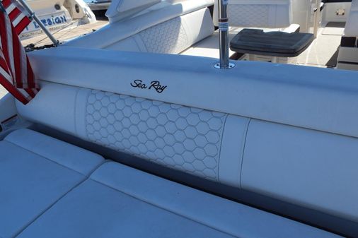 Sea Ray SDX 270 Outboard image