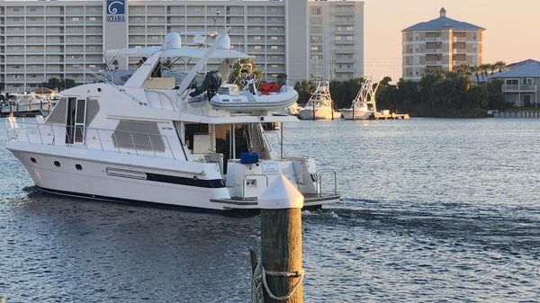 Grand Harbour Raised Pilothouse 