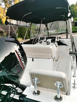 Boston Whaler 170 Montauk image