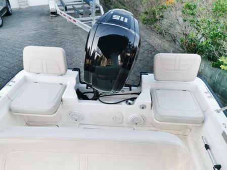 Boston Whaler 170 Montauk image