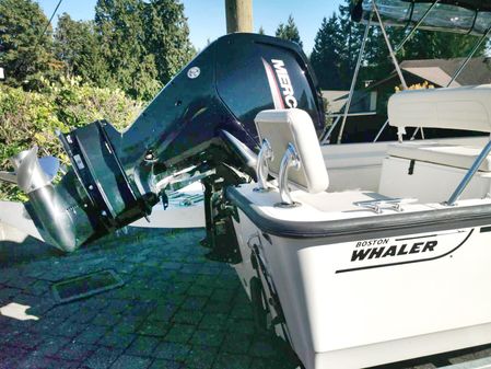 Boston Whaler 170 Montauk image