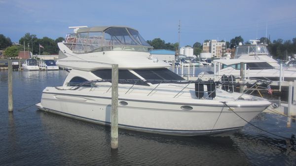 See the Maxum 41000 SCB For Sale at Pier 33!