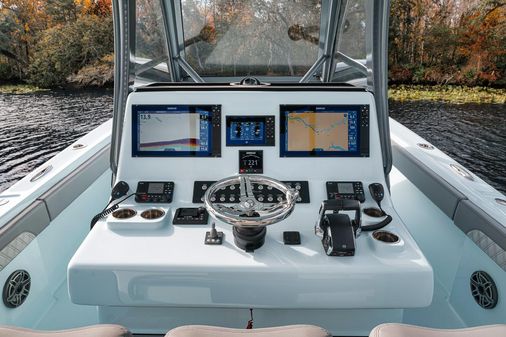 Front Runner 36 Center Console image