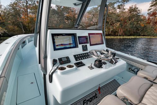 Front Runner 36 Center Console image