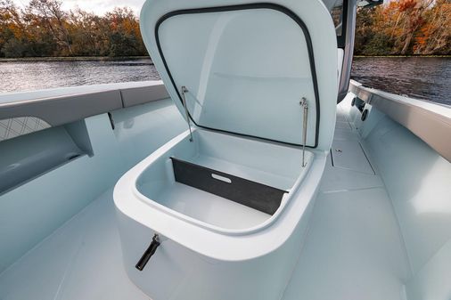 Front Runner 36 Center Console image