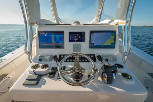 Front Runner 36 Center Console image