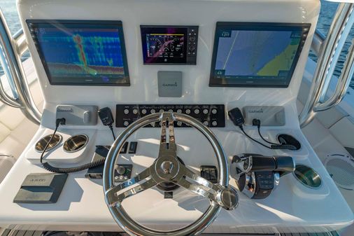 Front Runner 36 Center Console image