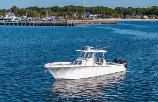 Front Runner 36 Center Console image