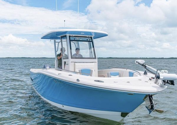 Robalo R270-CENTER-CONSOLE image