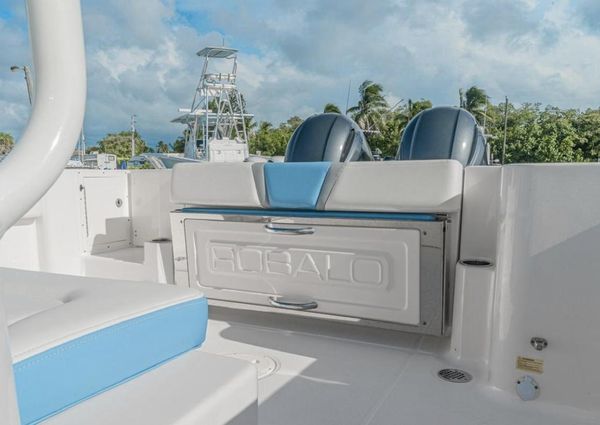 Robalo R270-CENTER-CONSOLE image