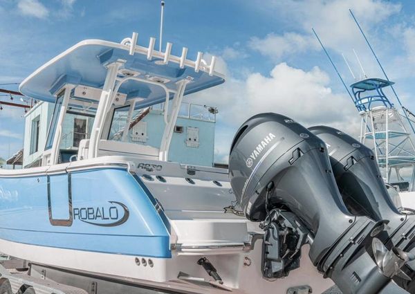 Robalo R270-CENTER-CONSOLE image