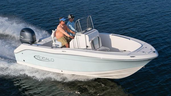 Robalo R180 Center Console 