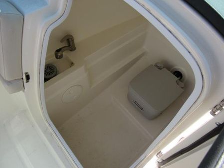 Boston-whaler 230-VANTAGE image